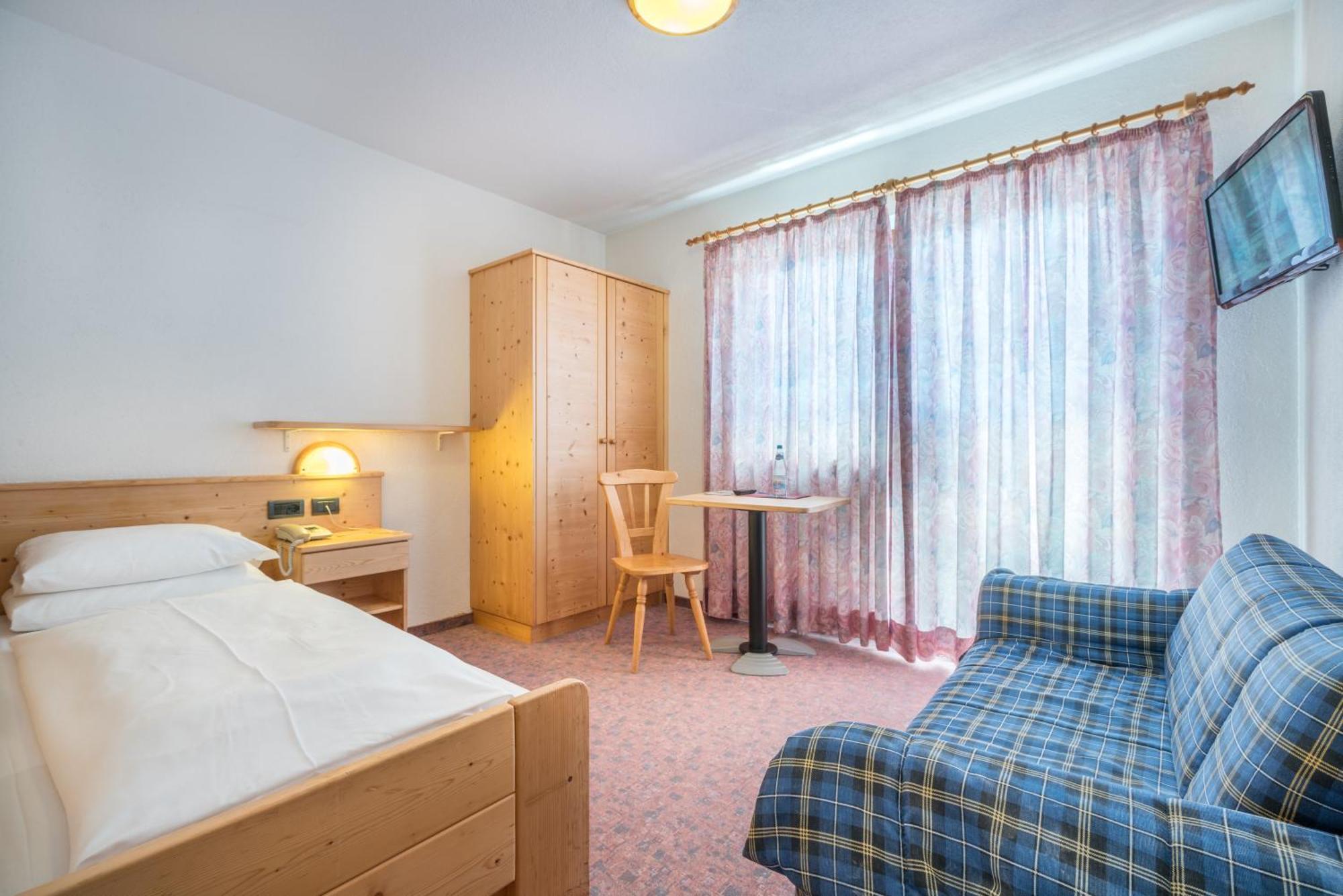 Single Room,1589367106:JPEG